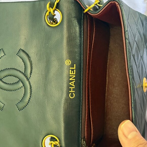 CHANELVINTAGE NAVY QUILTED LAMBSKIN MINI FLAPBAG - Picture 2 of 10